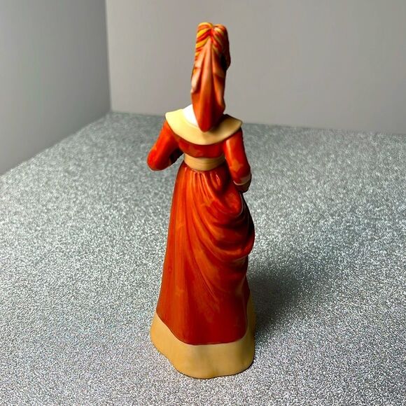 The Great Fashions of History CATHERINE Medieval Period by Lenox. KK327 - Picture 3 of 5